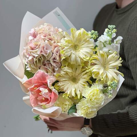 Photo of Bouquet «Shy handsome»