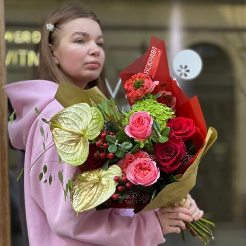 Photo of Impressive bouquet with anthuriums «Golden Heart»