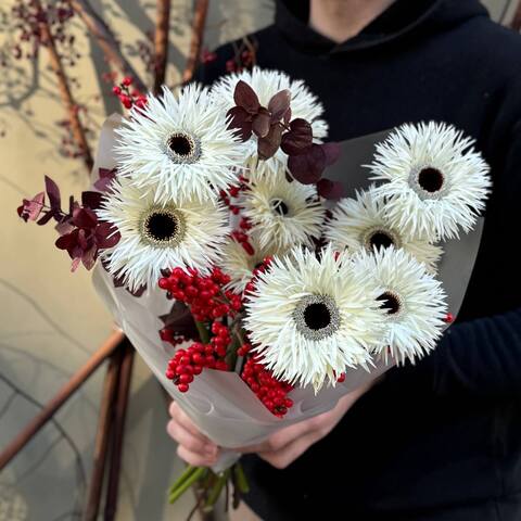 Interesting bouquet with gerberas «Silver Web», Flowers: Eucalyptus, Ilex, Gerbera