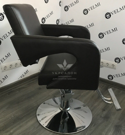 Перукарське крісло Tori