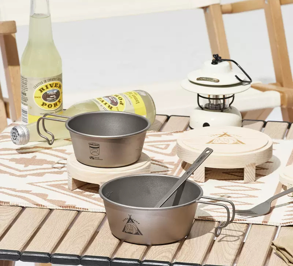 Подставка под горячее на ножках