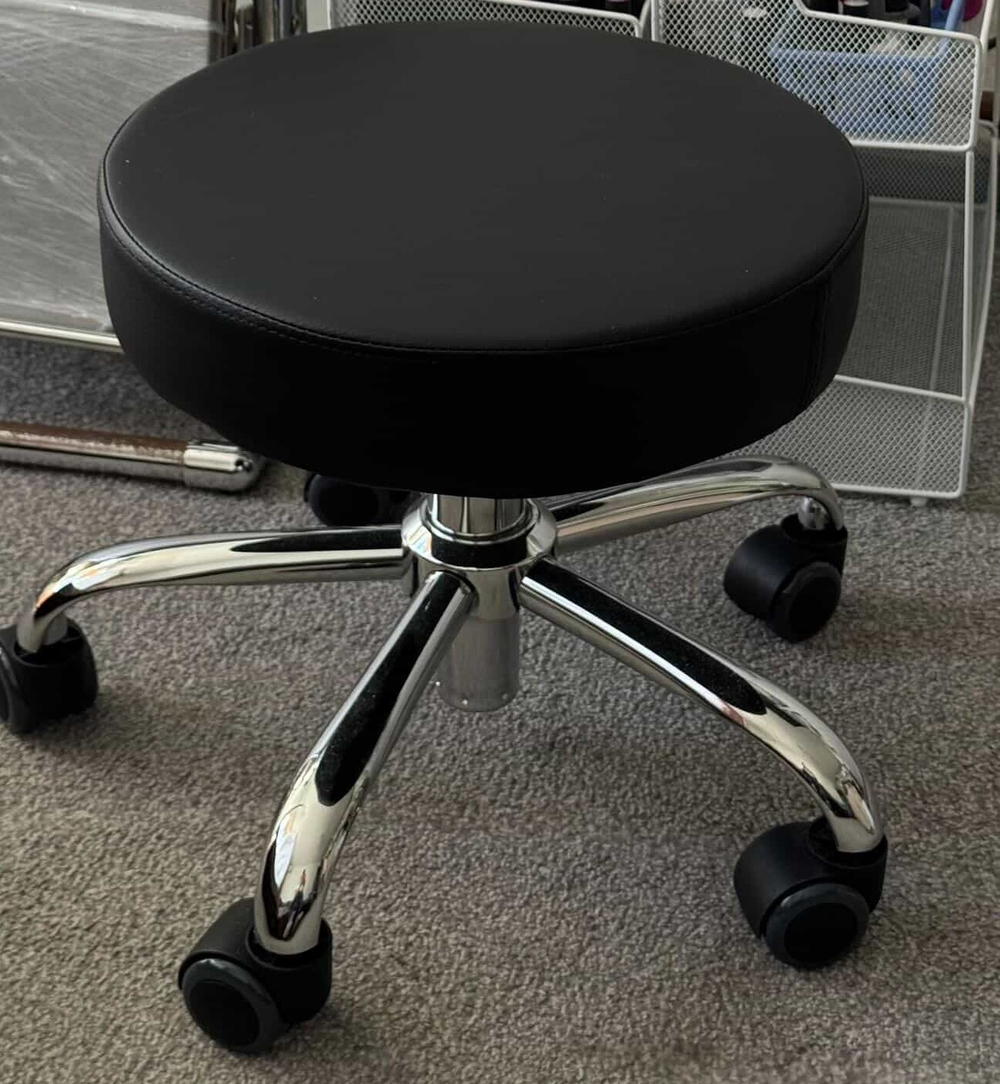 Стільчик майстра педикюру 305