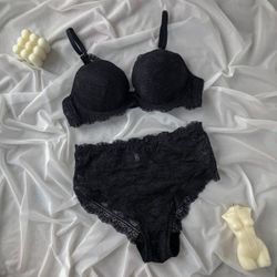 Кружевной комплект с высокими трусиками