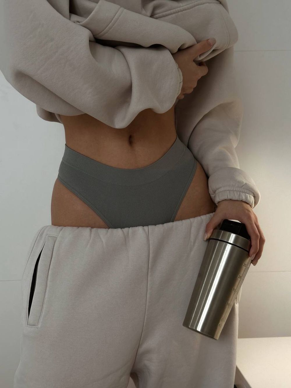 Стрінги в рубчик на високій посадці