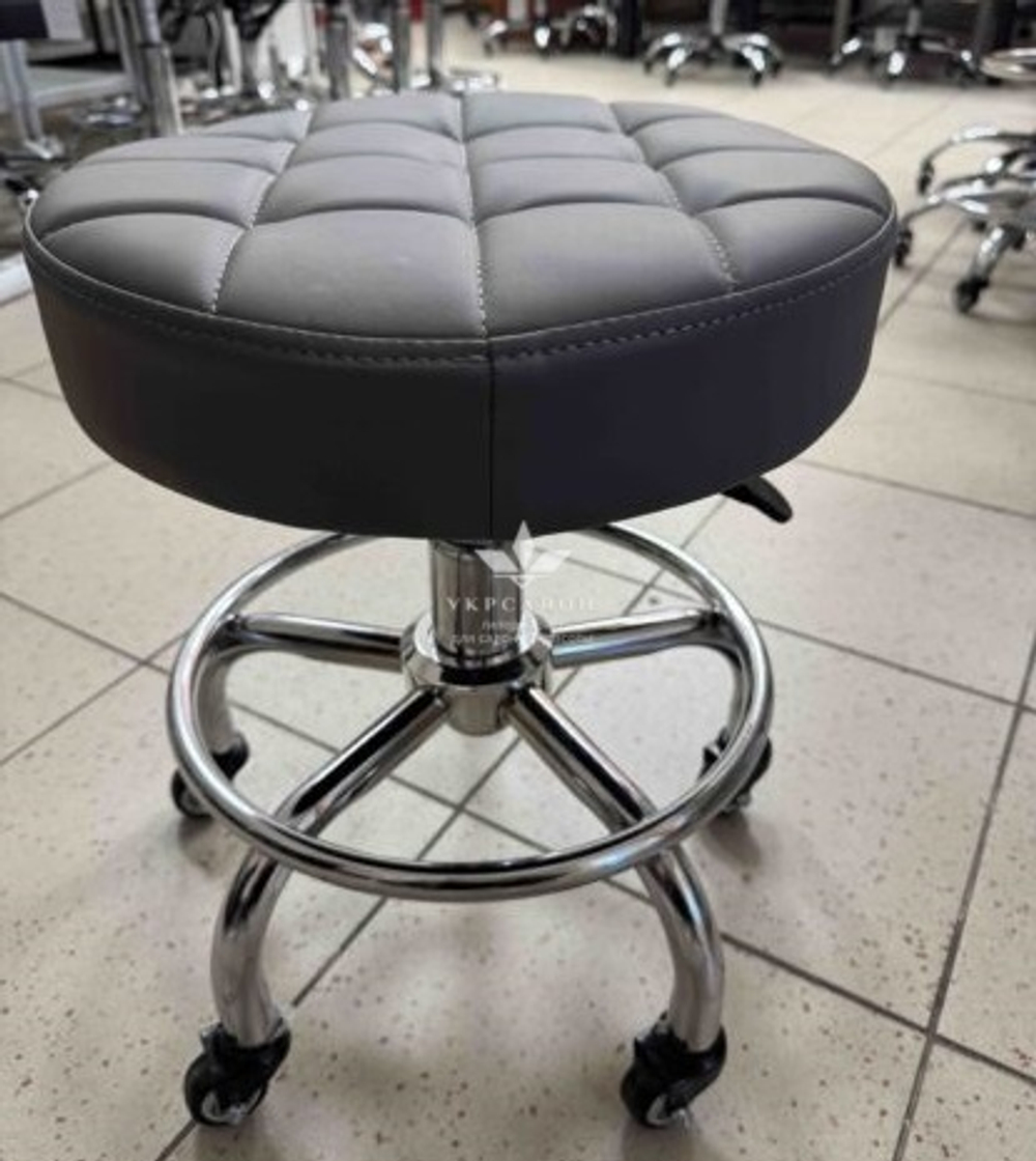 Стул мастера для педикюра Nicki