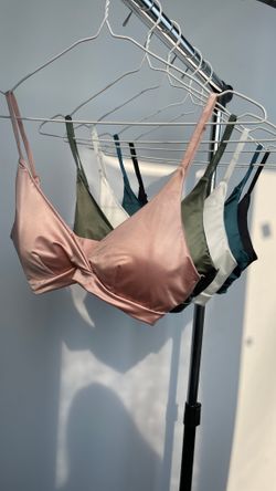 Атласний комплект в стилі Old Money