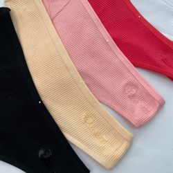 Класичні стрінги з маленьким написом