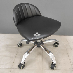 Стульчик для педикюра Rior