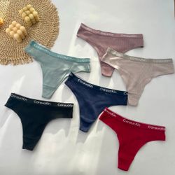 Стрінги з написом на резинці