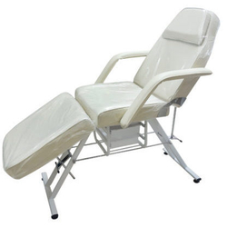 Кушетка косметологічна 202