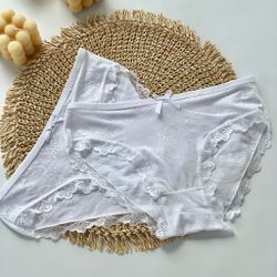 Сліпи мереживні спереду і гладенькі ззаду