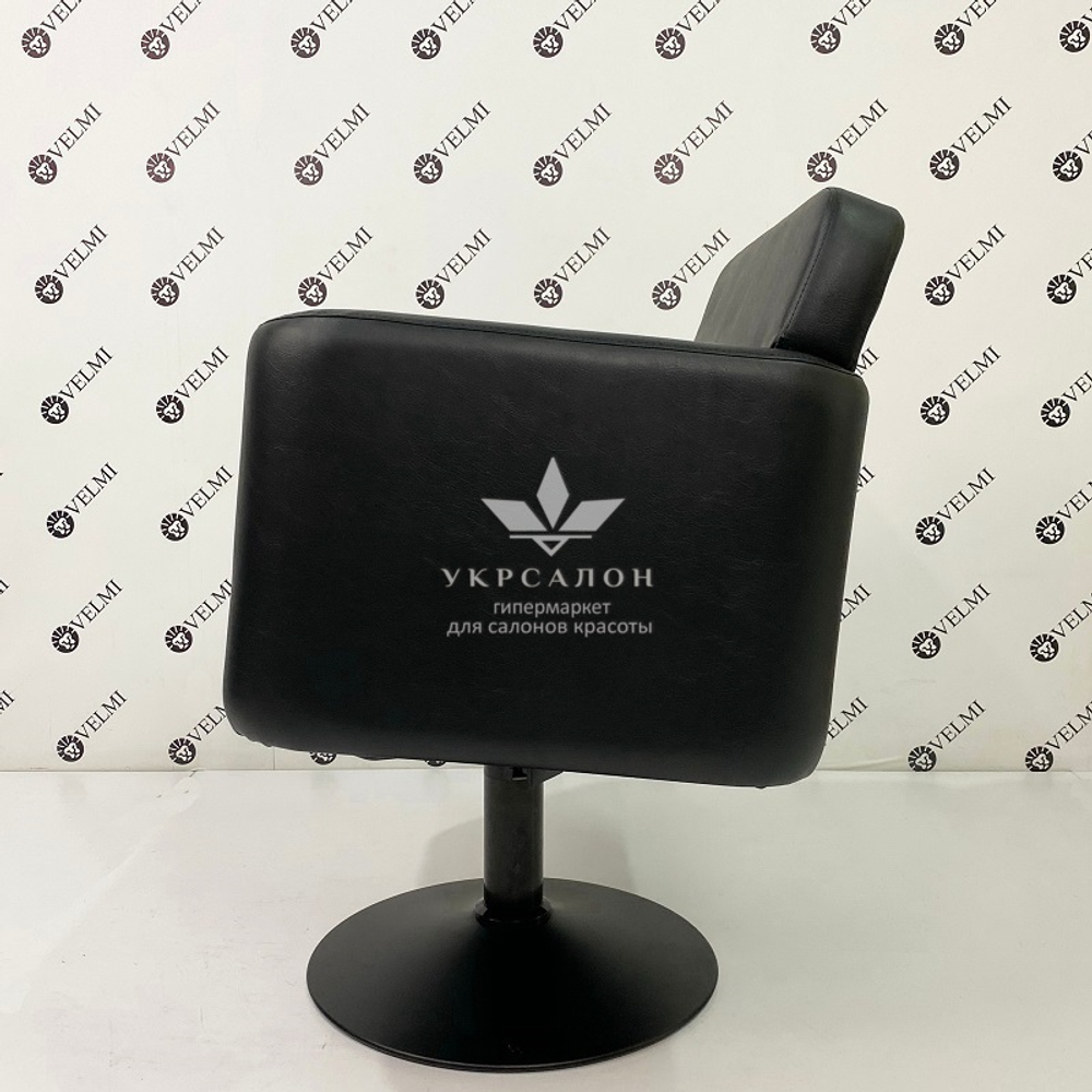 Перукарське крісло Eliot Black на диску