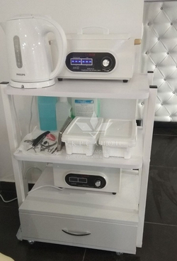 Косметологическая тележка Trion