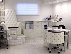 Педикюрное крісло трон queen