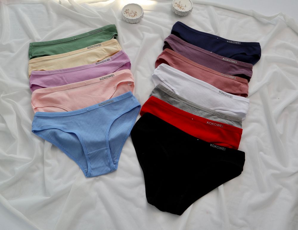 Сліпи в рубчик з мінімалістичним написом