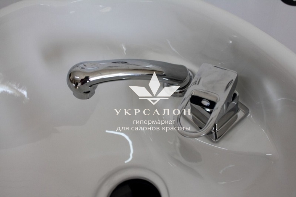Комплект сантехніки Італія для перукарської мийки