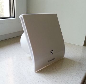 Витяжний вентилятор ELECTROLUX EAFM-150