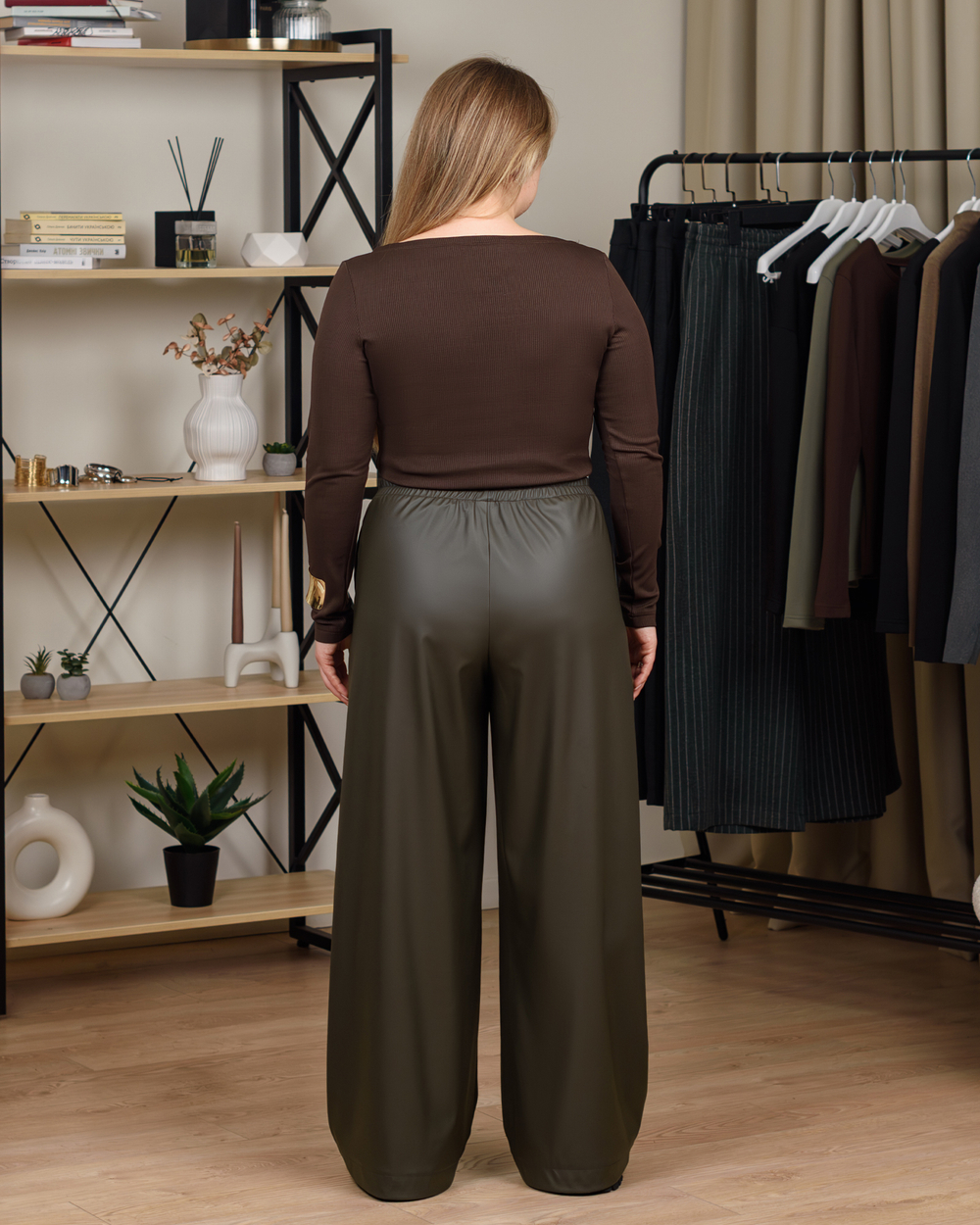 Лонгслів жіночий коричневого кольору (арт. 4452500302)