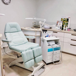 Педикюрно-косметологическое кресло FUT-PROFI-2