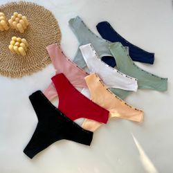 Стрінги в рубчик з написом на резинці