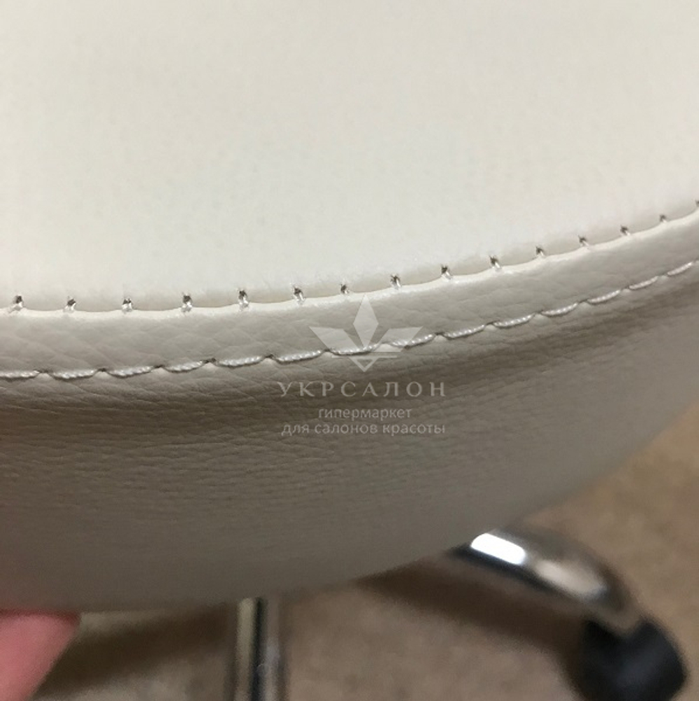 Стульчик мастера педикюра 305