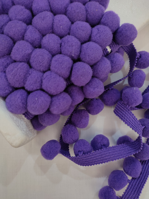 Помпоны на тесьме (2 см)