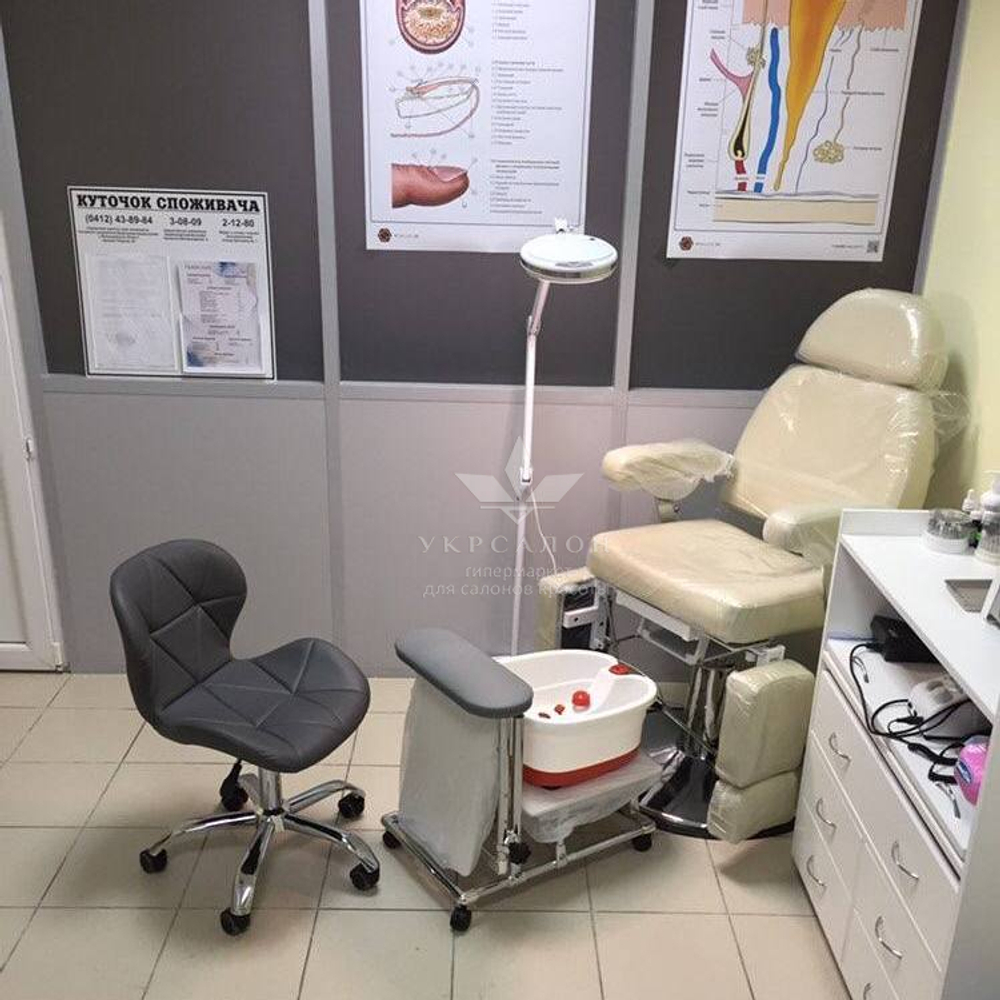 Стул мастера педикюра Paris 2