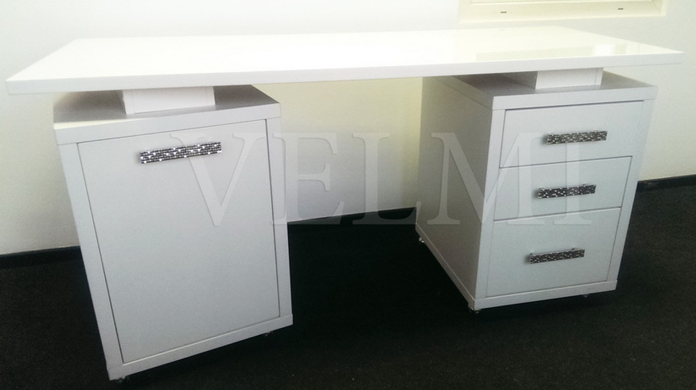 Манікюрний стіл Milan