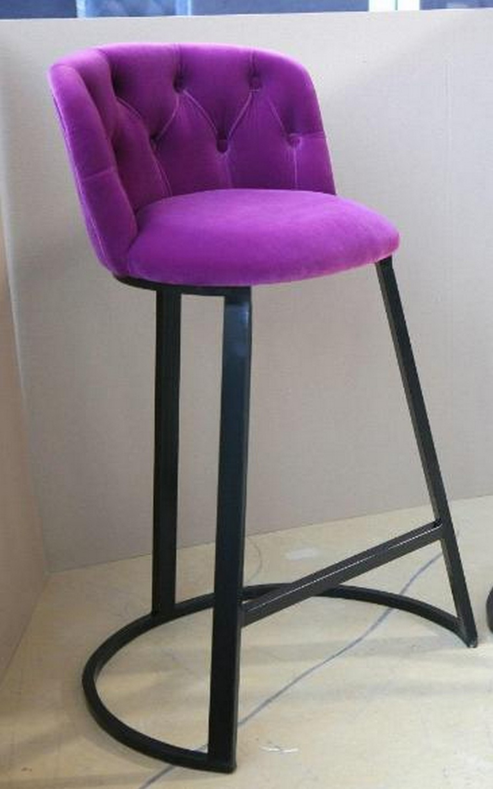 Стілець для візажу Fux