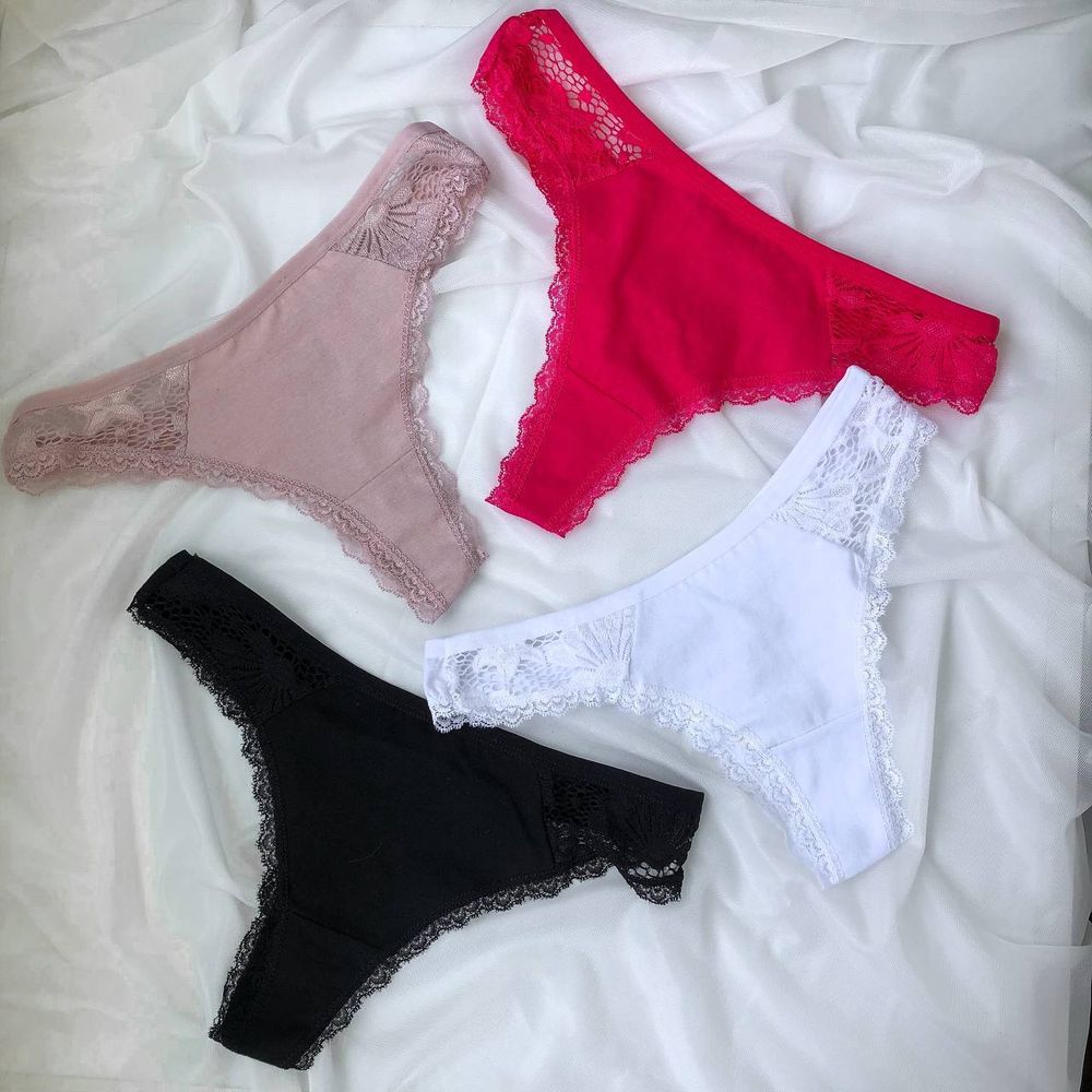 Трусики з мереживними вставками