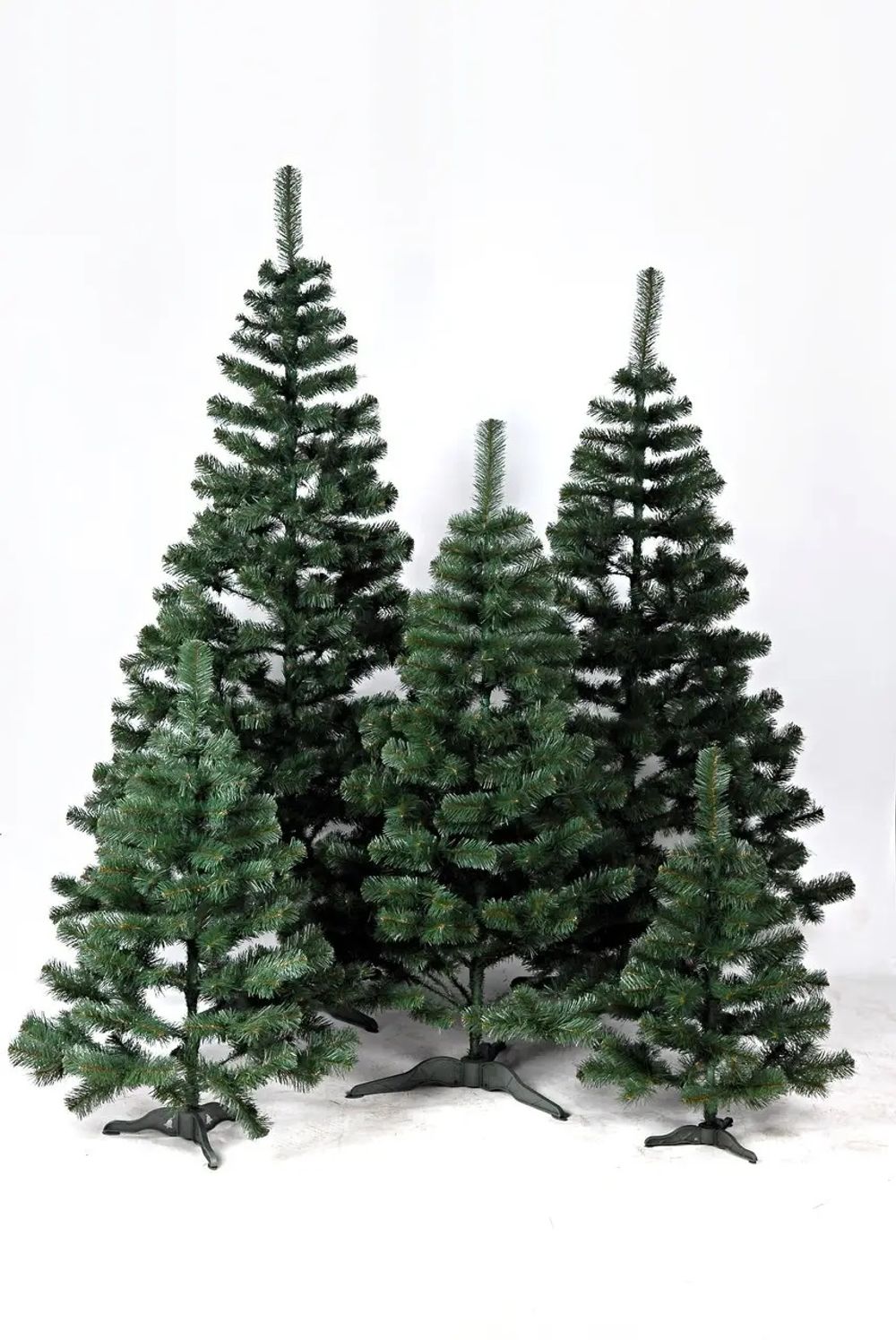 Искусственная елка (ПВХ). Высота 2м. С короткой и мягкой иглой.