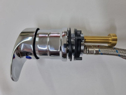 Смеситель для парикмахерской мойки