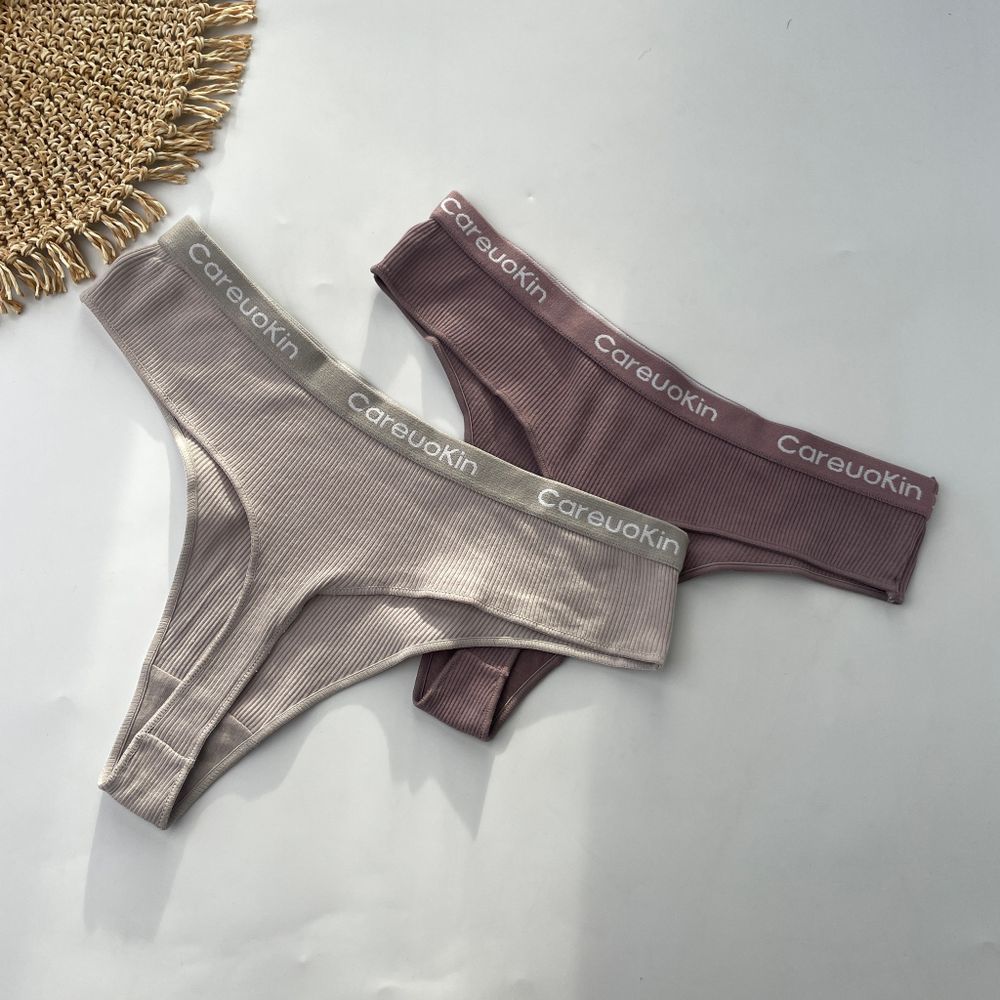 Стрінги з написом на резинці