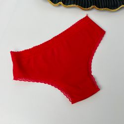 Американки з мереживною окантовкою