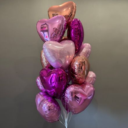 Гелієві кульки-сердечка у малинових відтінках