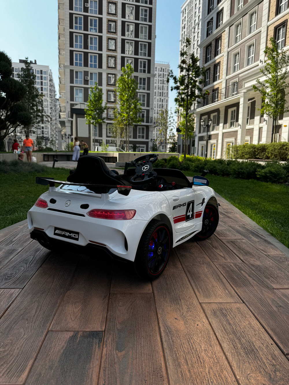 Дитячий електромобіль суперкар Mercedes AMG "WeKids Cars"