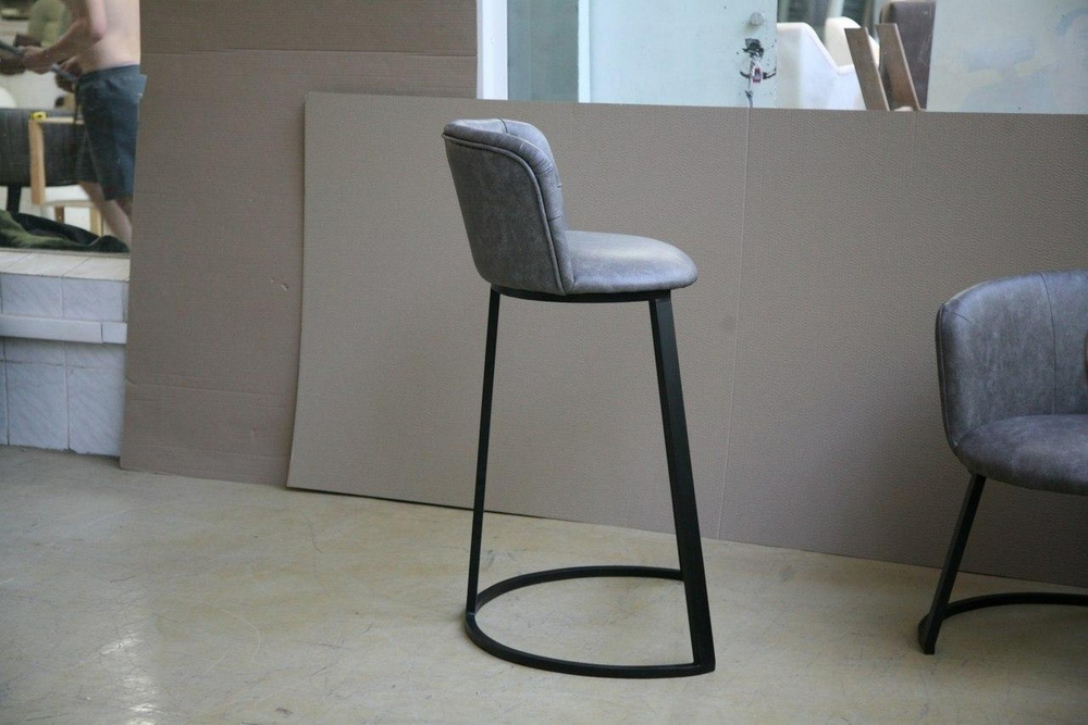 Стілець для візажу Fux