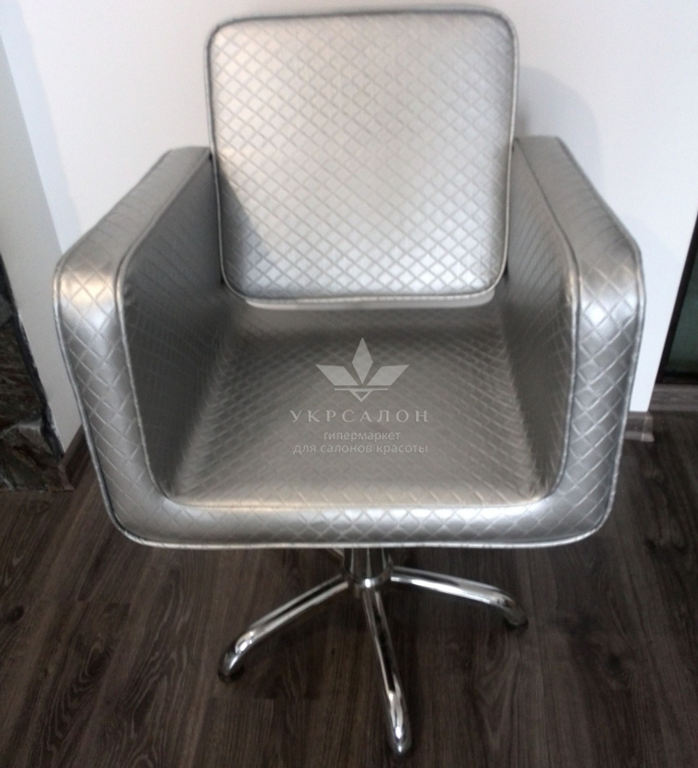 Крісло клієнта JUSTINE