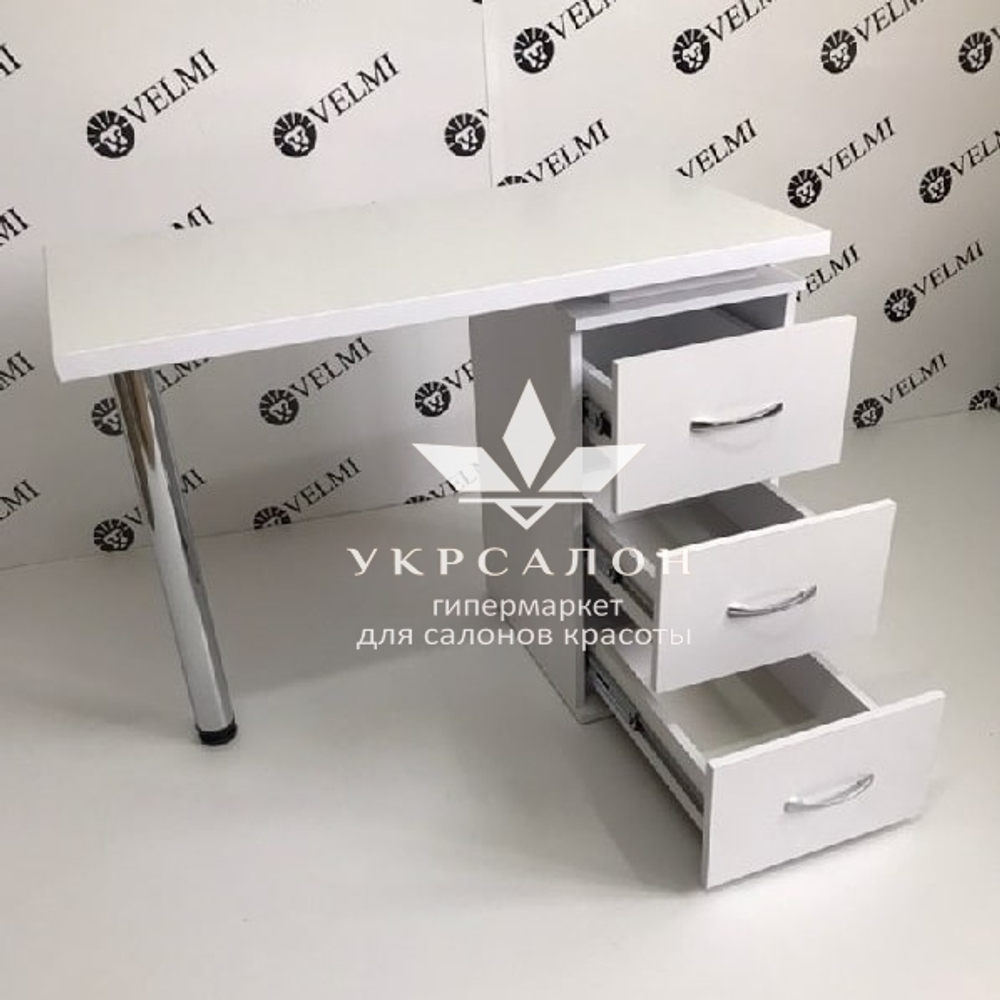 Манікюрний стіл Elle