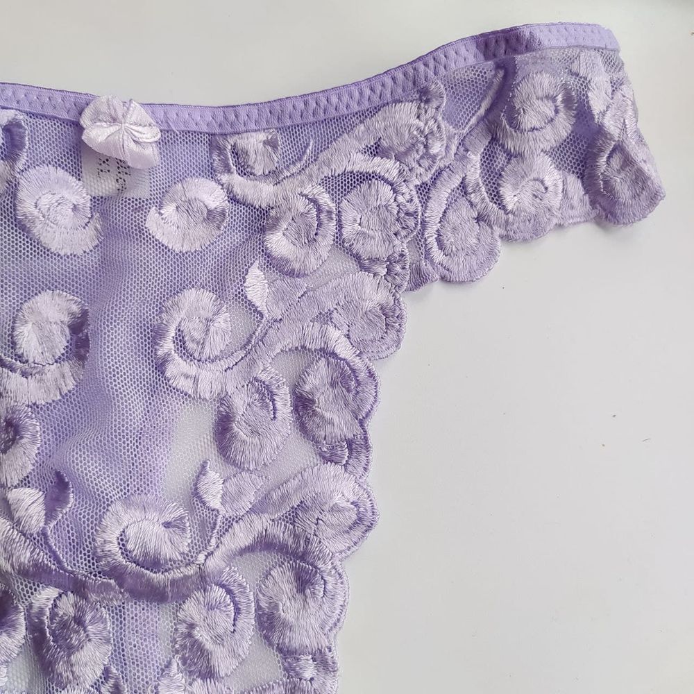 Кружевные стринги