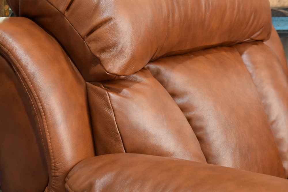 Педикюрное SPA кресло-реклайнер Milton с электроприводом