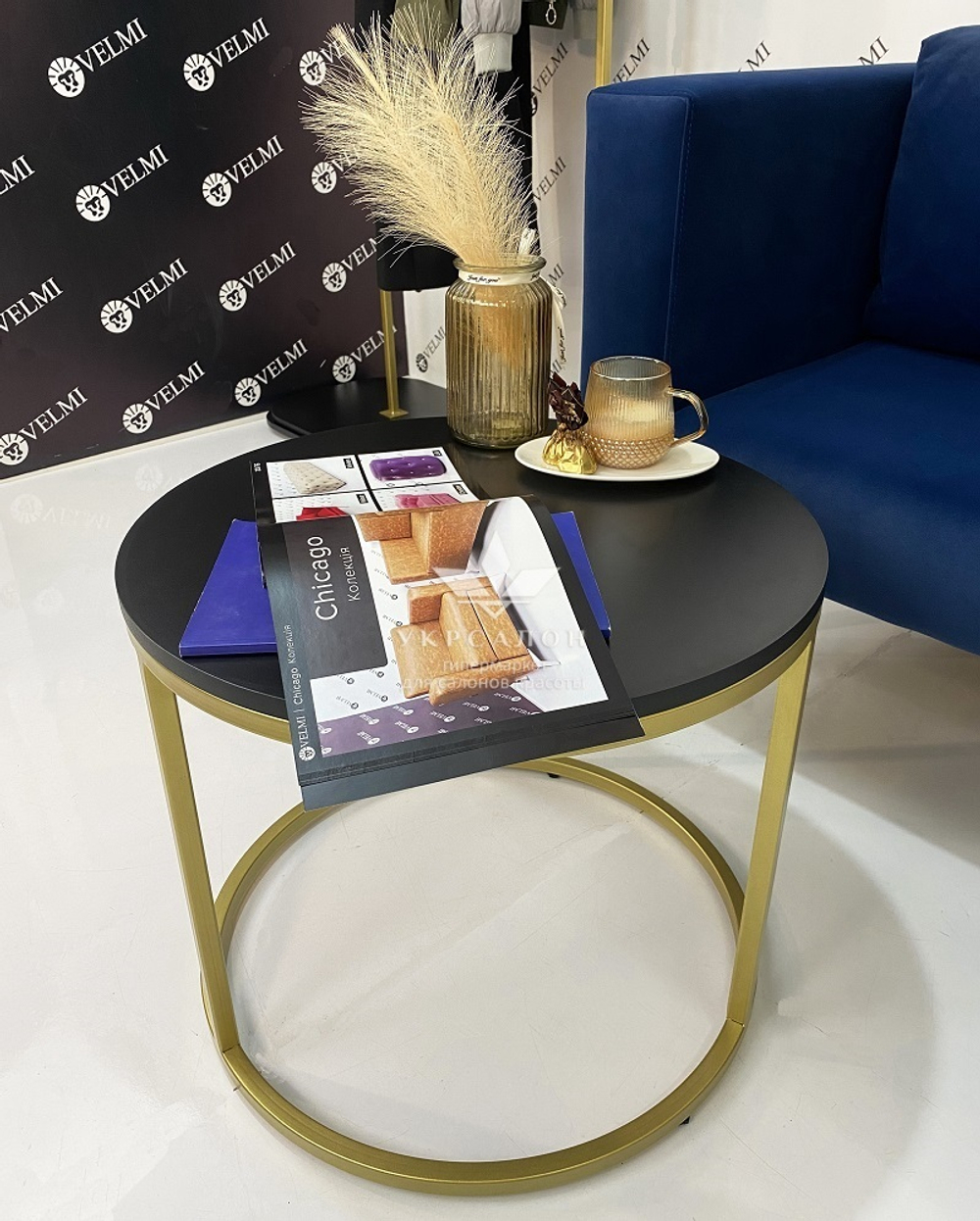 Столик для клієнтів 5002