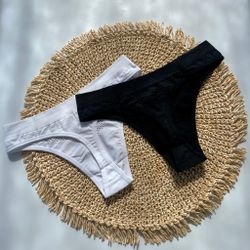 Стрінги з декоративною перфорацією