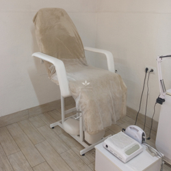 Педикюрне крісло Tertio Black