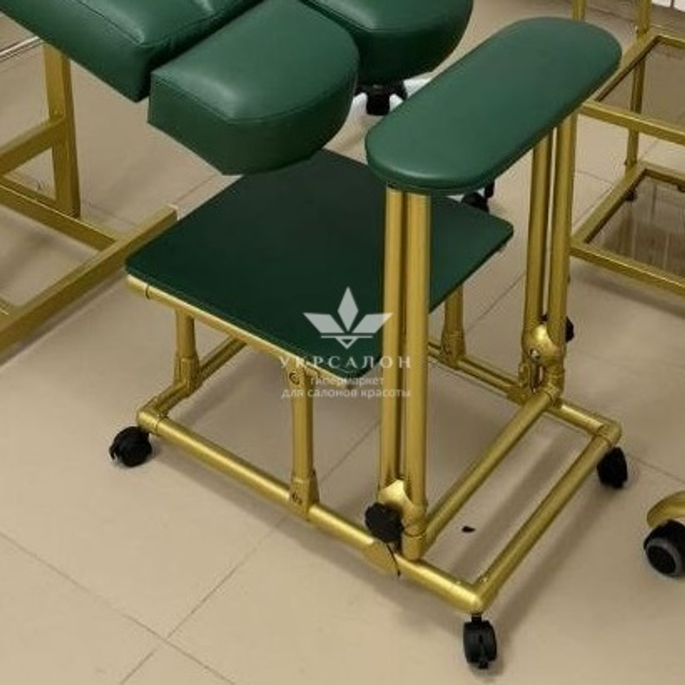 Подставка для педикюра Tertio New Gold на колесиках