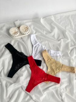 Стрінги з ажуром