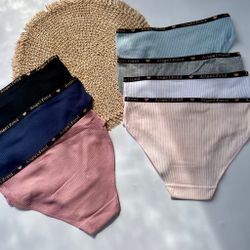 Сліпи в рубчик з близкучим написом на резинці