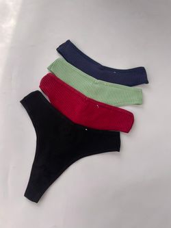 Класичні стрінги в рубчик