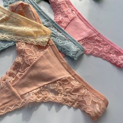 Трусики з гіпюрними вставками