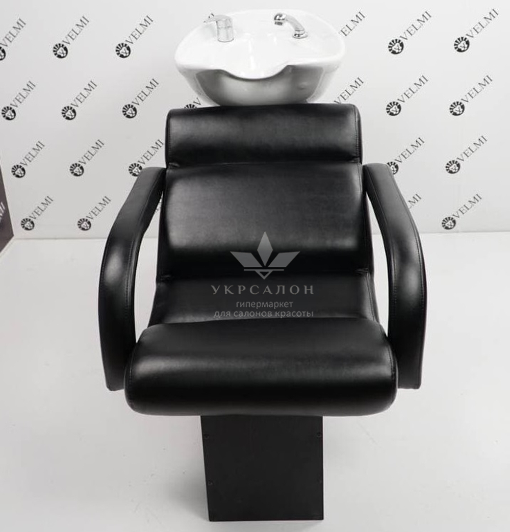 Комплект перукарських меблів Cheap One з кріслом Flamingo